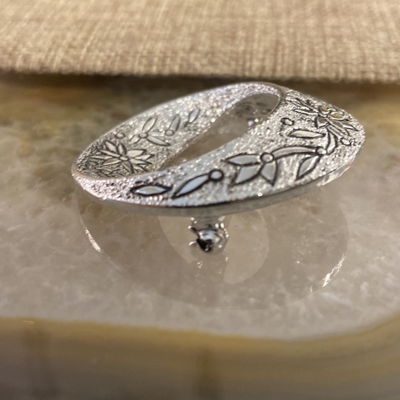 Vintage Emmons silver flower brooch 2” - Picture 10 of 12